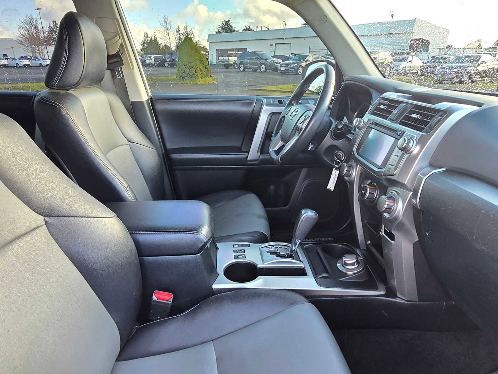 Used 2018 Toyota 4Runner SR5 Premium image 11