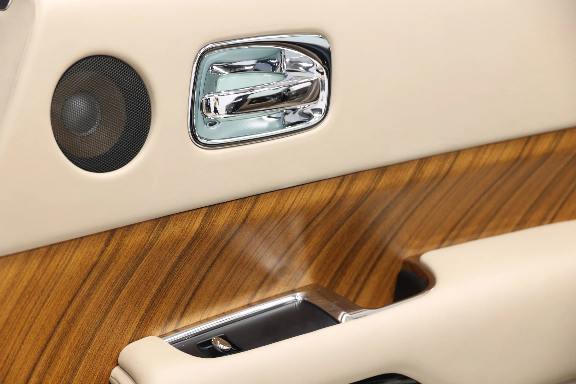 Used 2014 Rolls-Royce Wraith image 84