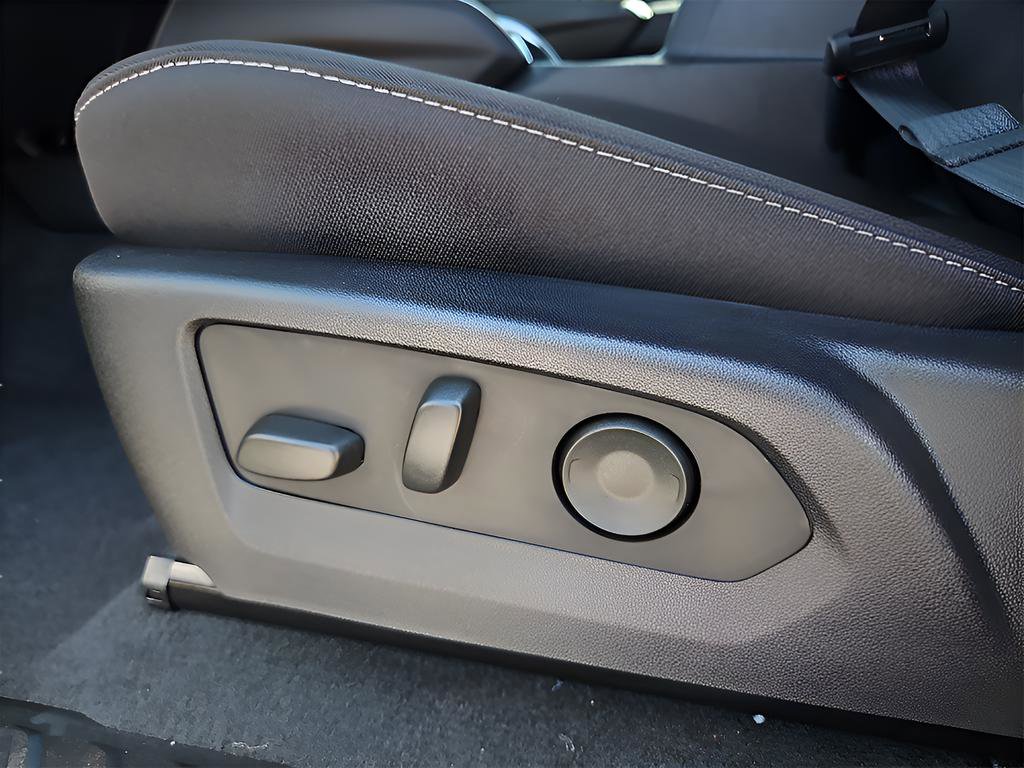 New 2026 Chevrolet Colorado LT image 18