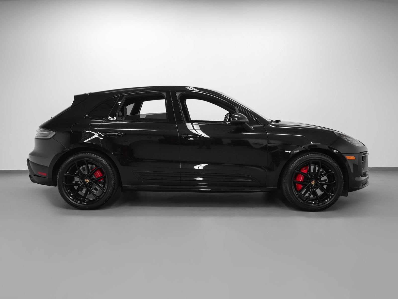 Certified 2023 Porsche Macan GTS image 13