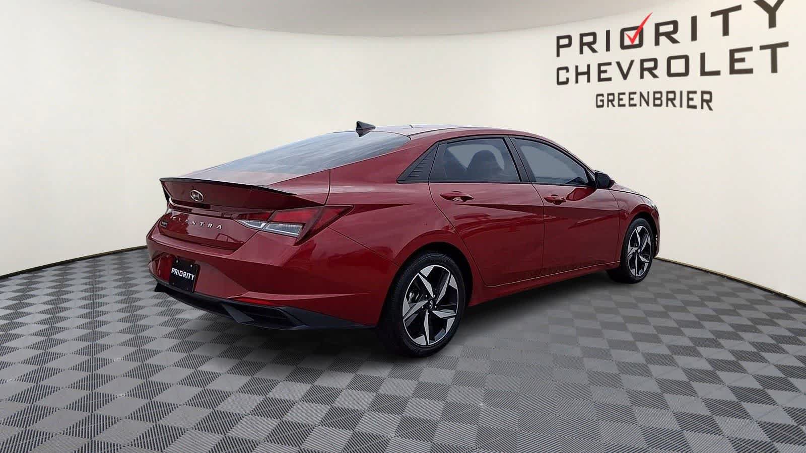 Used 2023 Hyundai Elantra SEL w/ Convenience Package FWD image 8