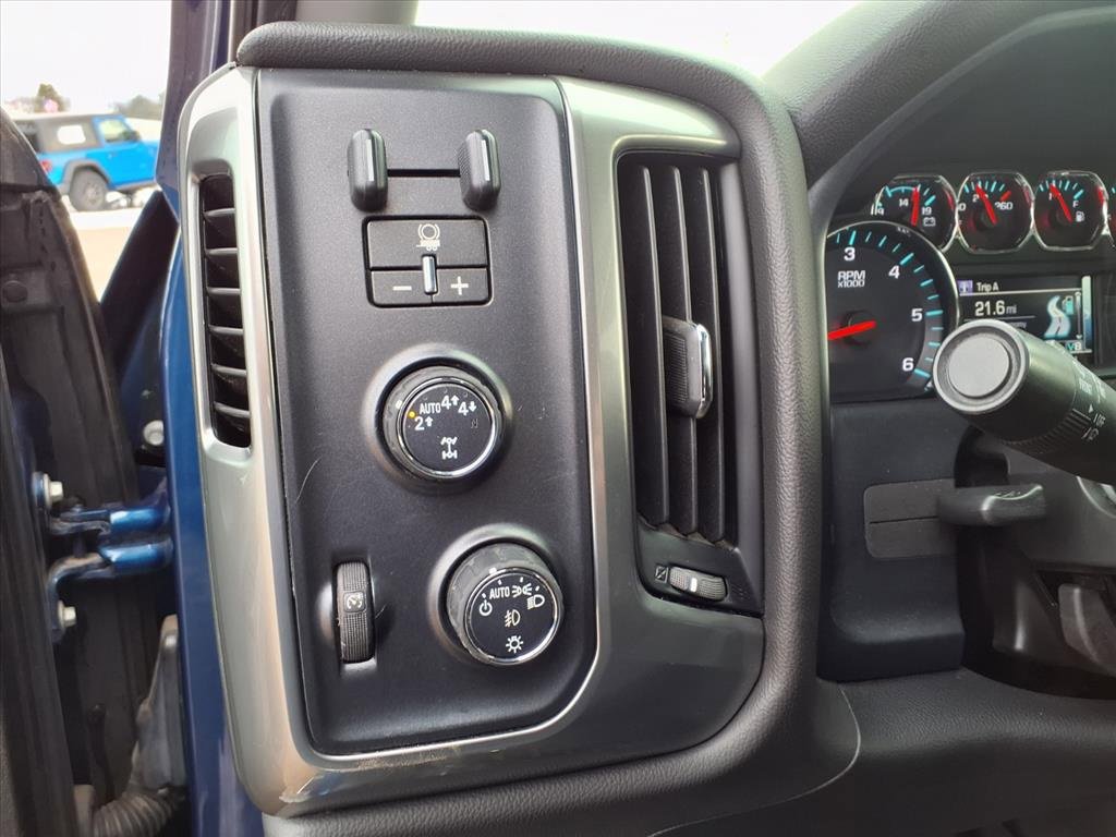 Used 2018 Chevrolet Silverado 1500 LT w/ All Star Edition image 16