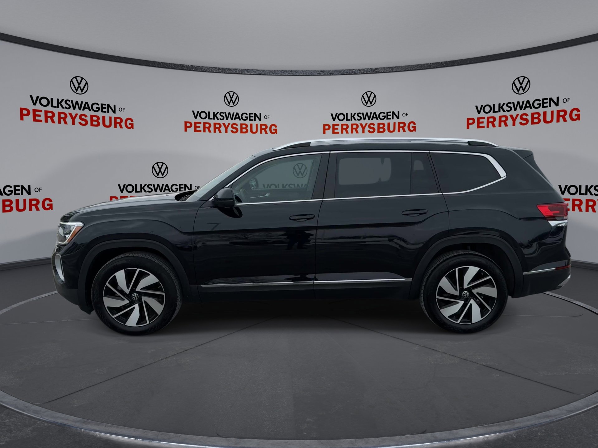 Certified 2025 Volkswagen Atlas SEL image 5