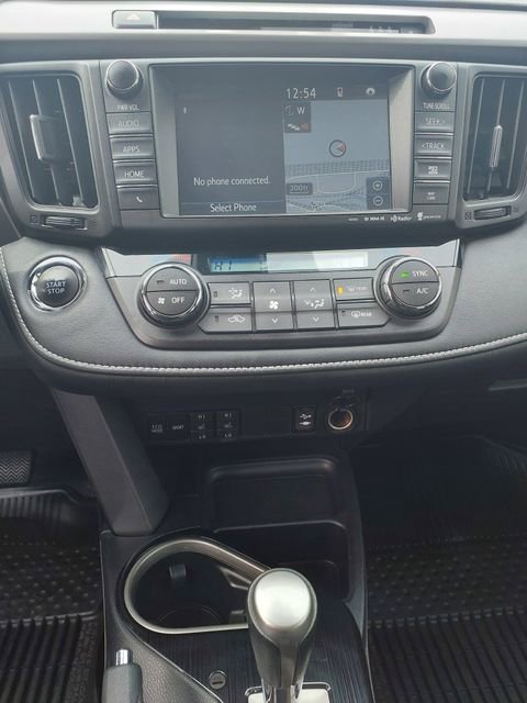 Used 2017 Toyota RAV4 Limited image 30