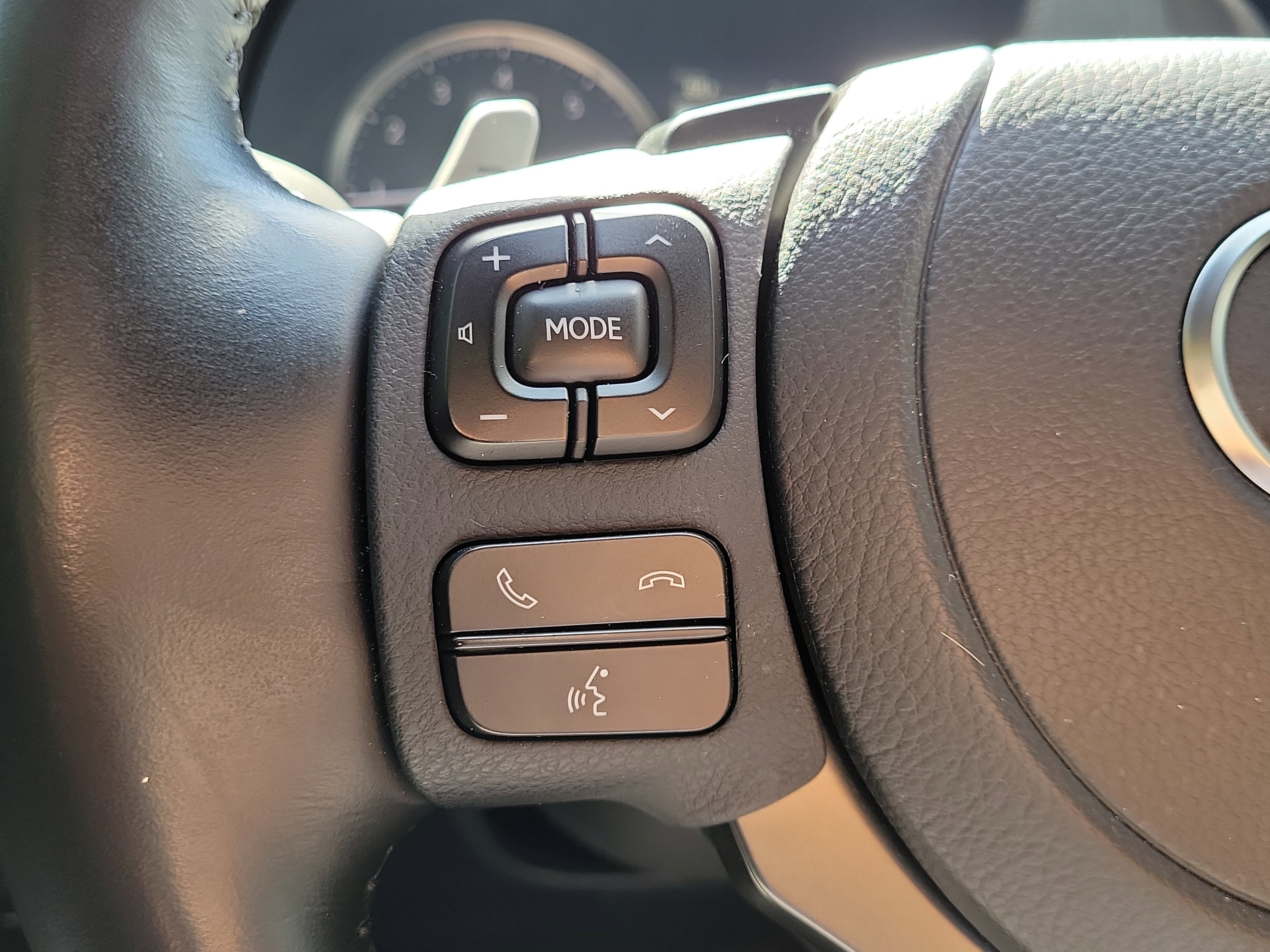 Certified 2025 Lexus IS 350 F Sport image 21