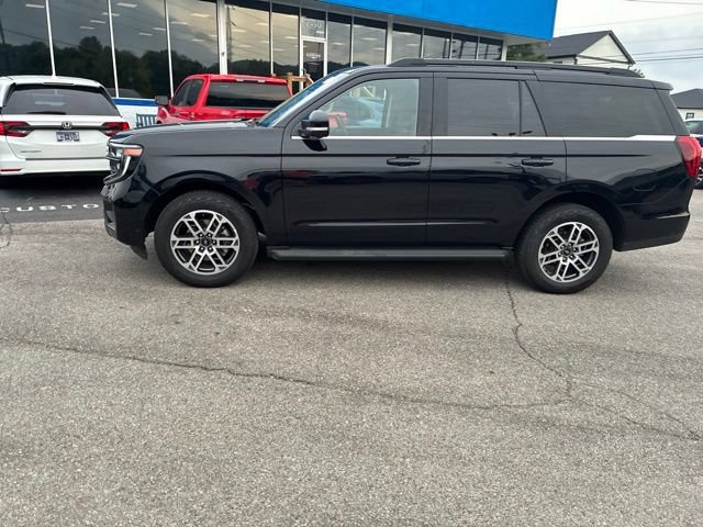 Used 2025 Ford Expedition Active AWD/4WD image 16