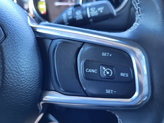 Used 2023 Jeep Wrangler Unlimited Sahara AWD/4WD image 31