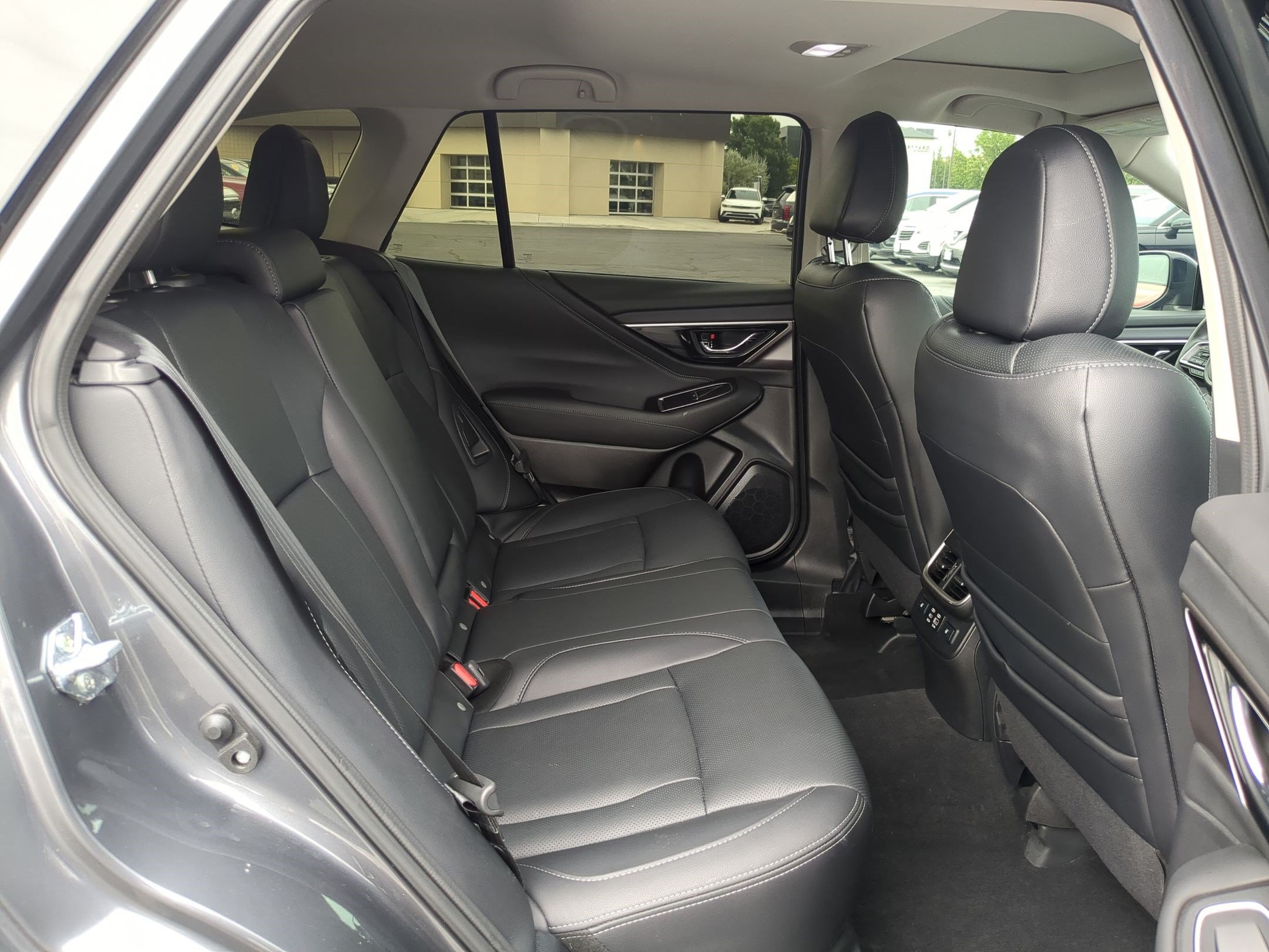 Used 2024 Subaru Outback Touring XT AWD/4WD image 33
