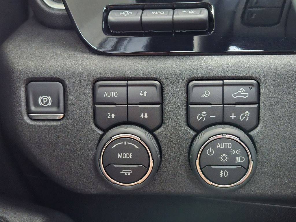 Used 2025 Chevrolet Silverado 3500 High Country w/ High Country Premium Package AWD/4WD image 25