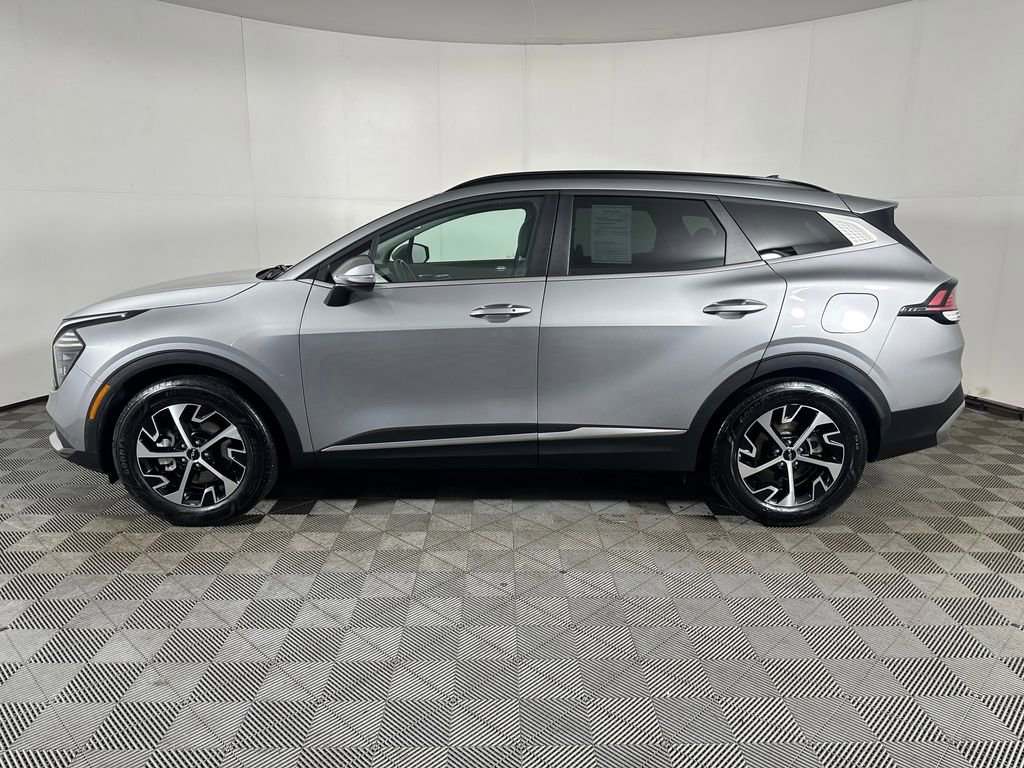 Used 2025 Kia Sportage EX w/ Premium Package image 2