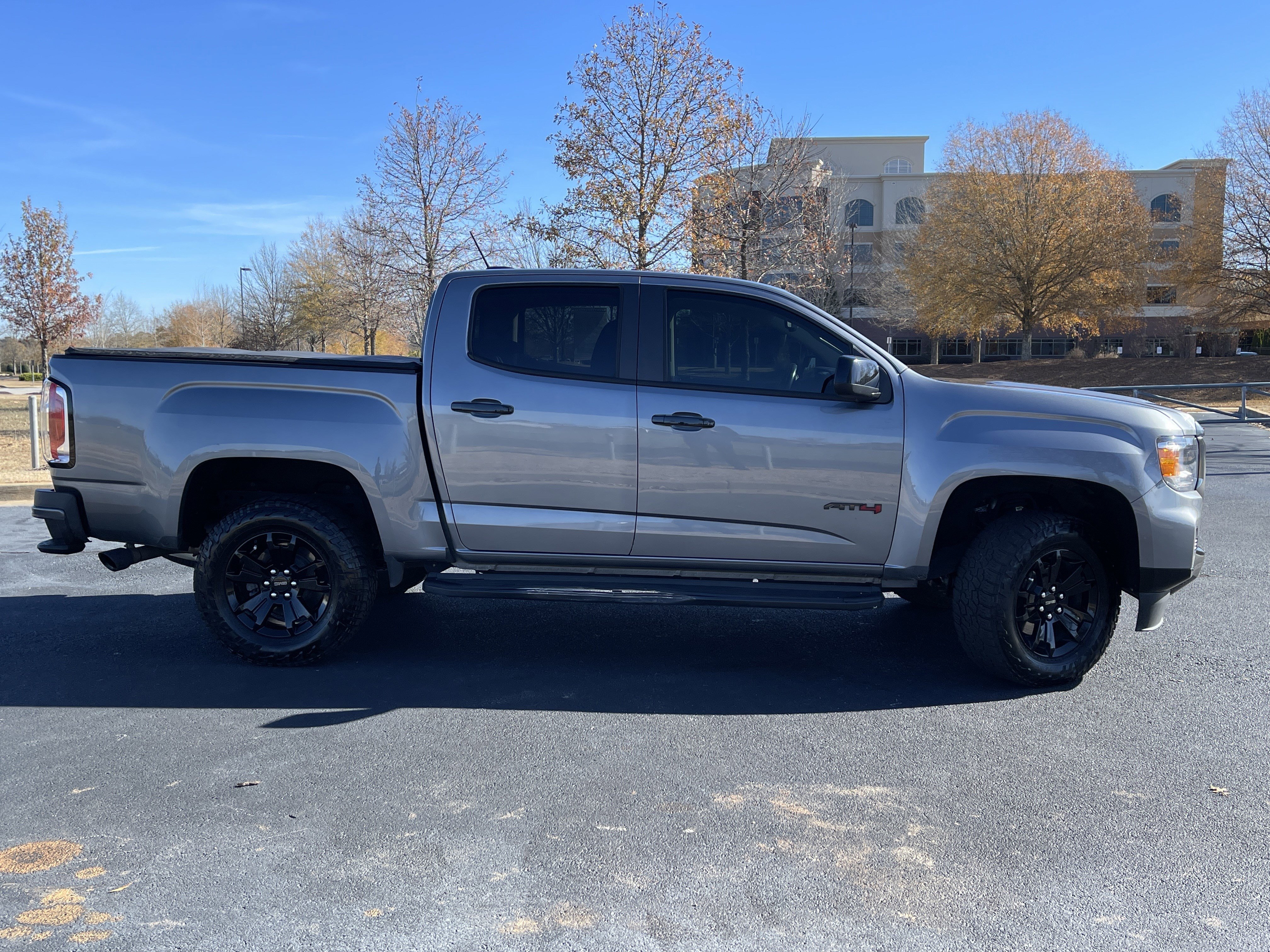 Used 2022 GMC Canyon AT4 image 10