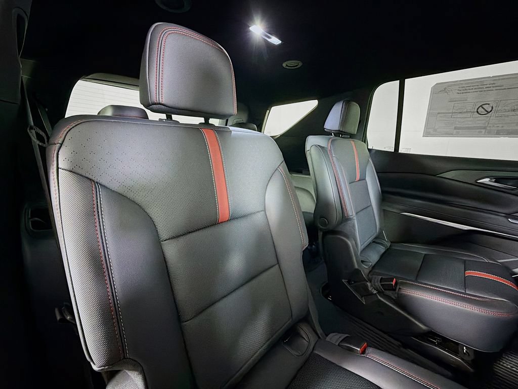 New 2026 Chevrolet Traverse RS w/ LPO, Floor Liner Package AWD/4WD image 24