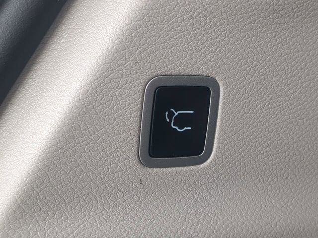 Certified 2023 Chrysler Pacifica Touring-L FWD image 15