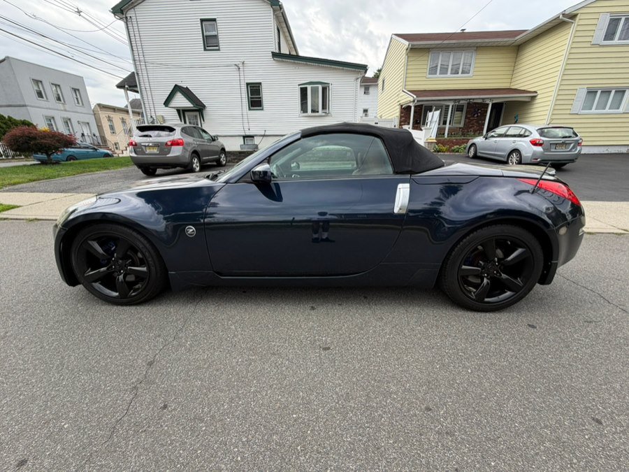 Used 2007 Nissan 350Z Touring RWD image 2