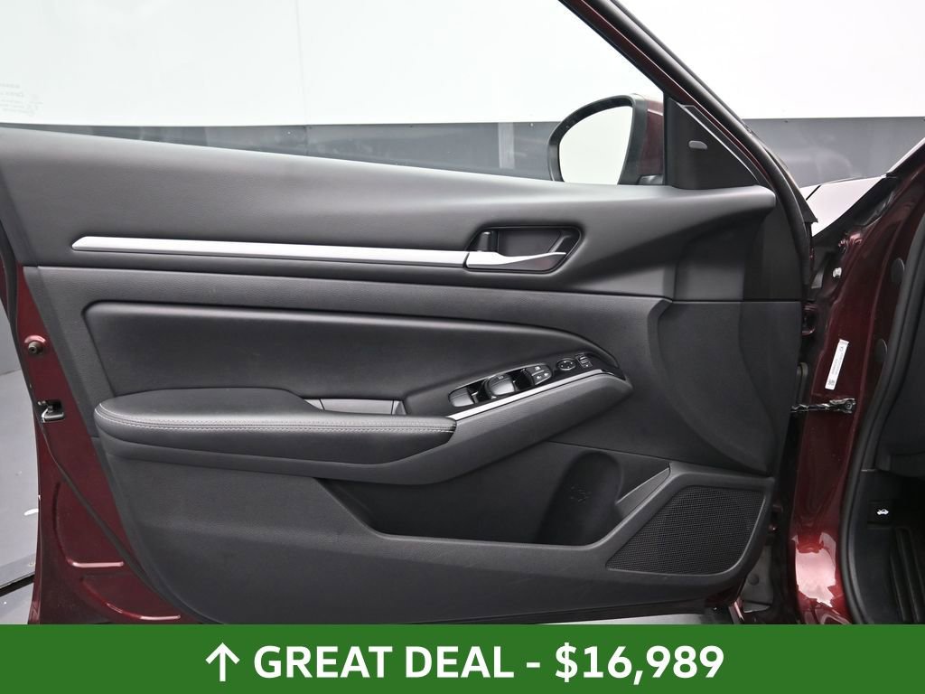 Used 2023 Nissan Altima 2.5 SV image 19