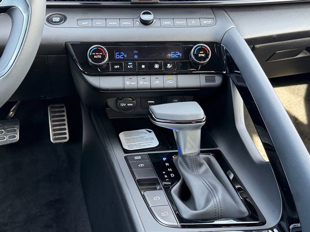New 2026 Hyundai Elantra Sport FWD image 18