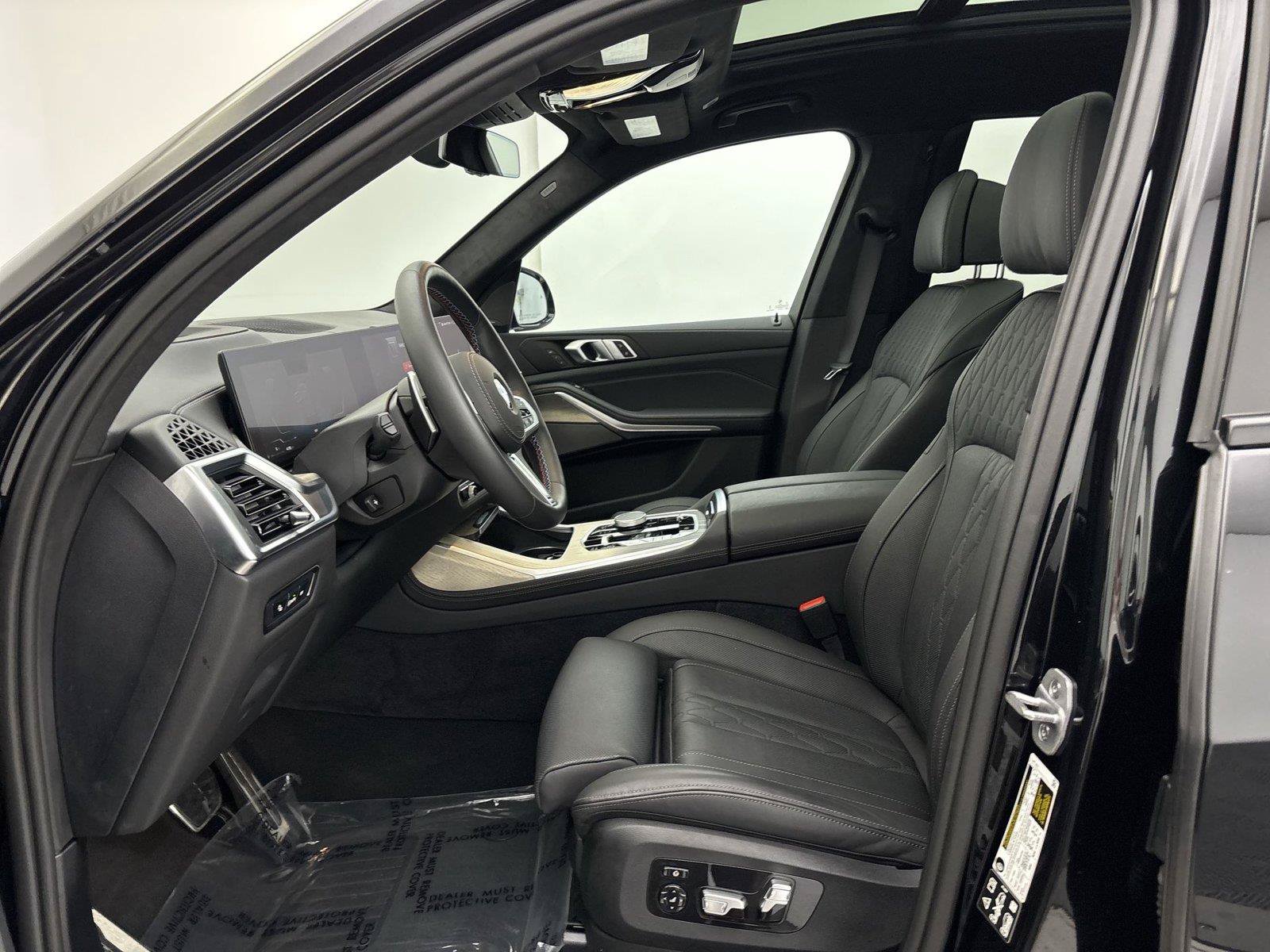 Used 2024 BMW X7 M60i AWD/4WD image 25