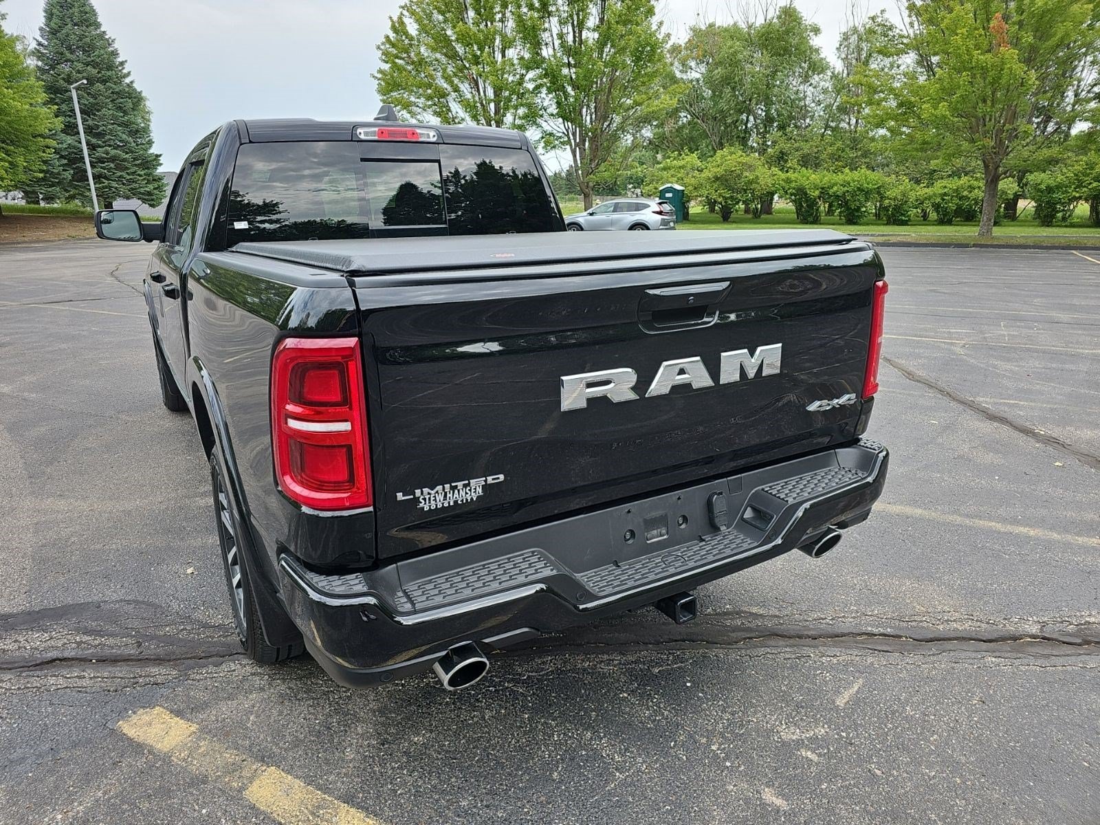 Used 2026 RAM 1500 Limited w/ Body Color Bumper Group AWD/4WD image 3
