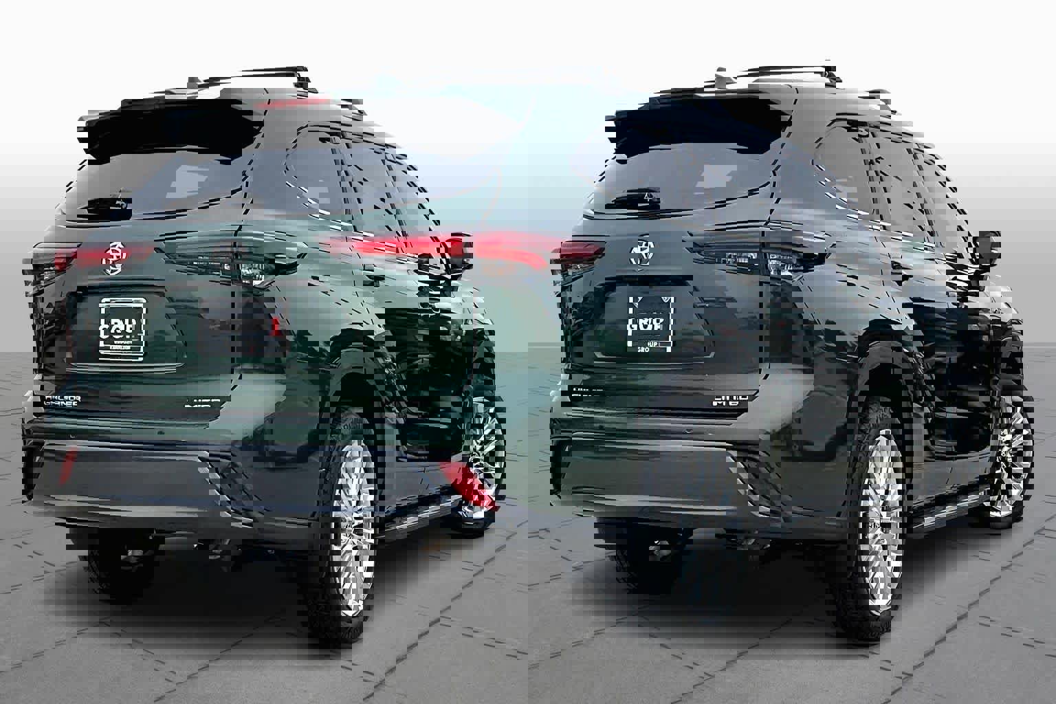 Used 2024 Toyota Highlander Limited image 12