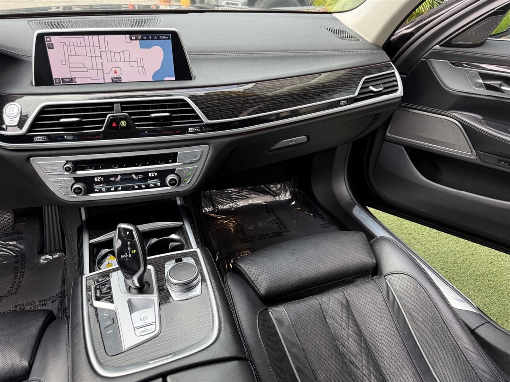 Used 2022 BMW 740i RWD image 25