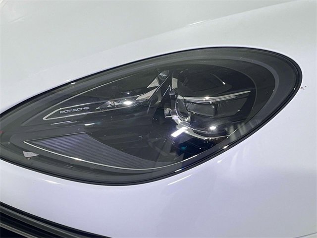 Used 2022 Porsche Macan w/ Premium Package Plus image 10