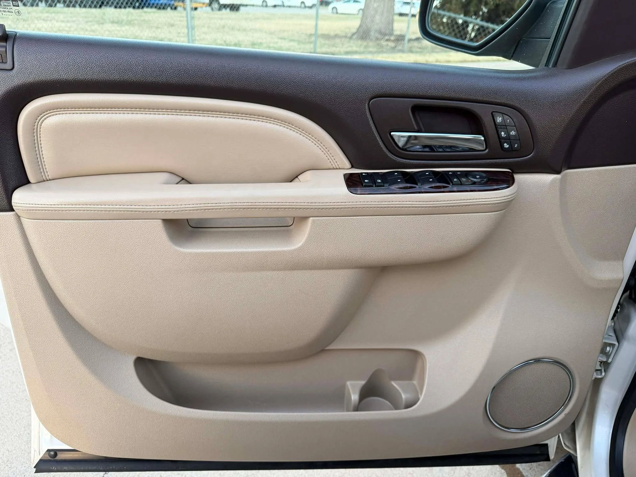 Used 2012 GMC Yukon Denali image 10