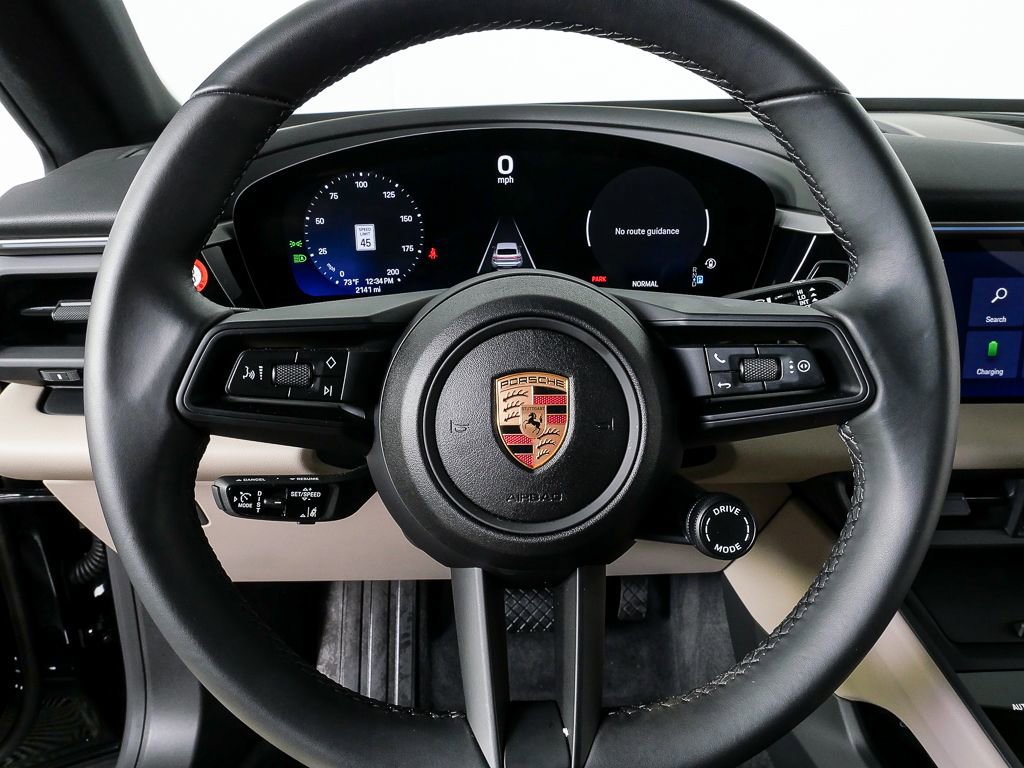 Used 2025 Porsche Macan Electric RWD image 9