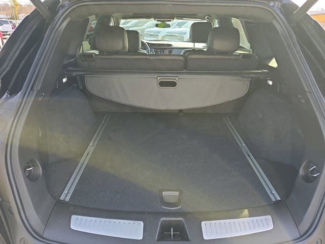 Used 2025 Cadillac XT5 Premium Luxury image 16