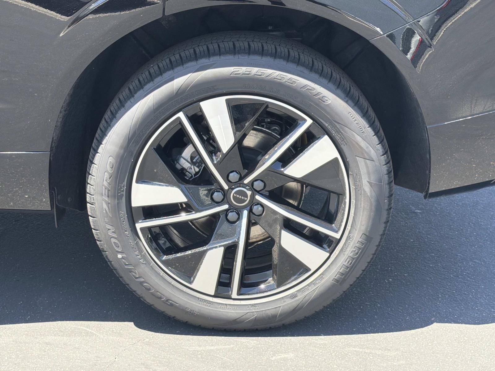 New 2026 Volvo XC60 B5 Core w/ Climate Package AWD/4WD image 21