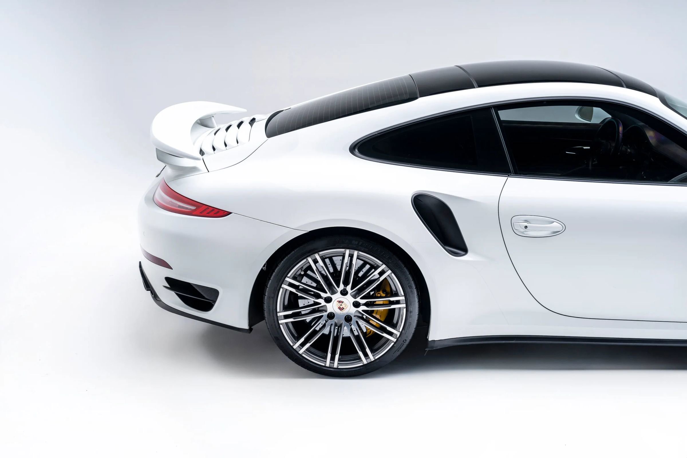 Used 2014 Porsche 911 Turbo S image 9