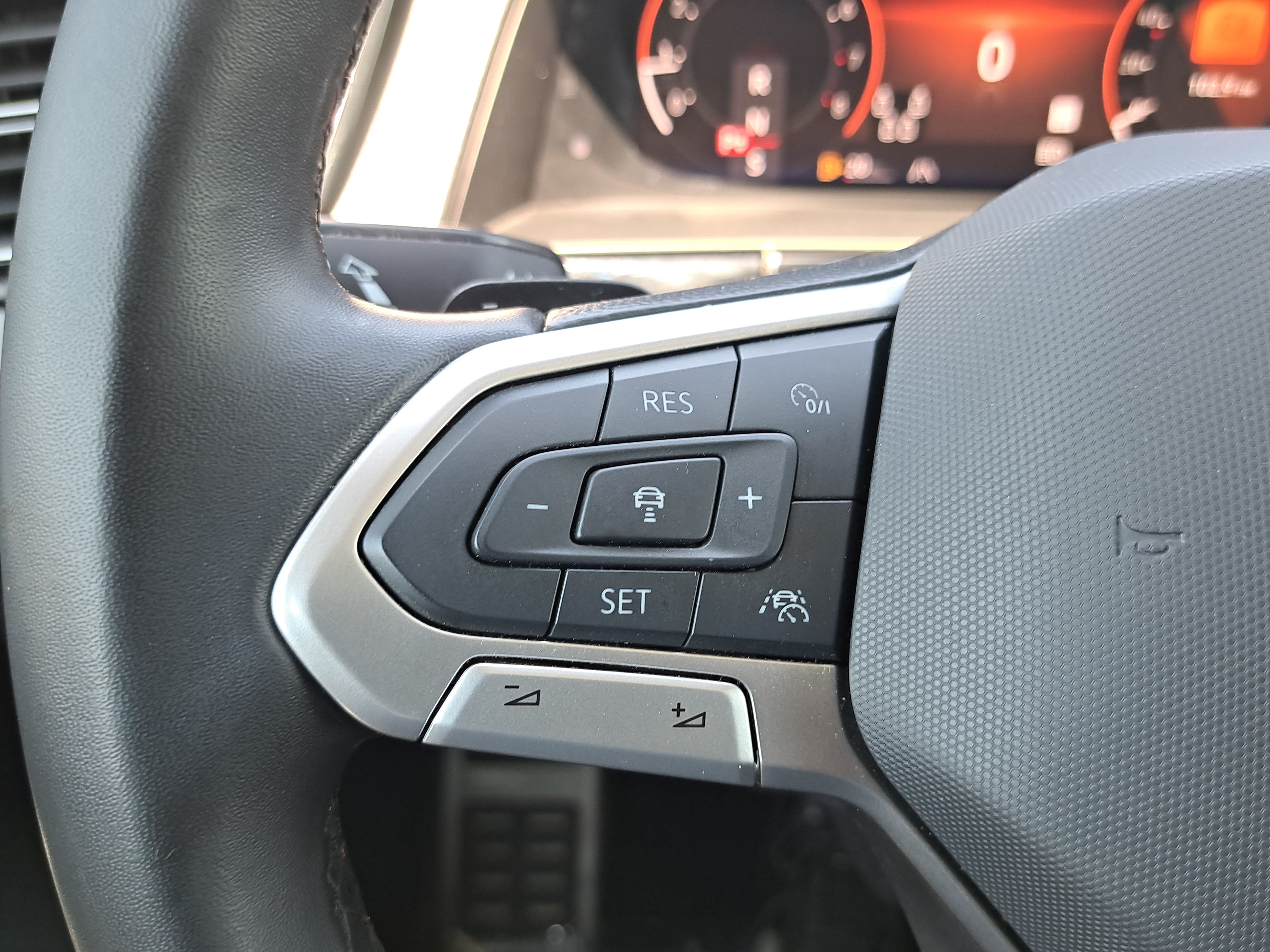 Used 2024 Volkswagen Atlas Peak Edition SEL AWD/4WD image 18