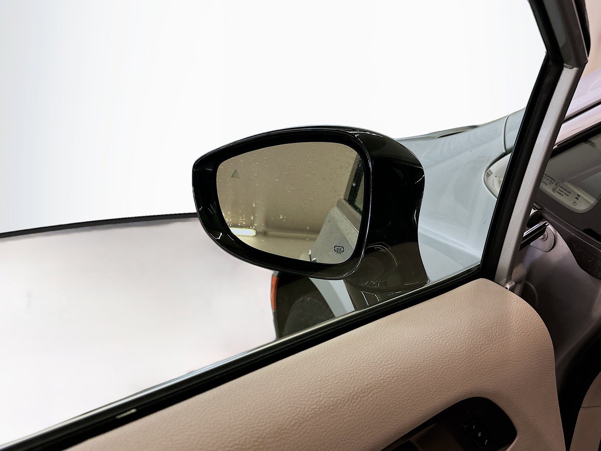 Used 2024 Chrysler Pacifica Touring-L FWD image 16