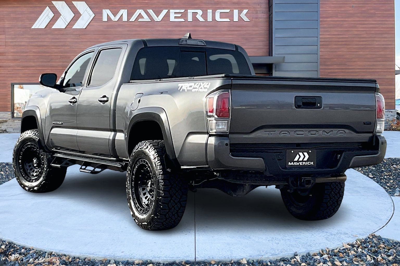 Used 2022 Toyota Tacoma TRD Off-Road image 4