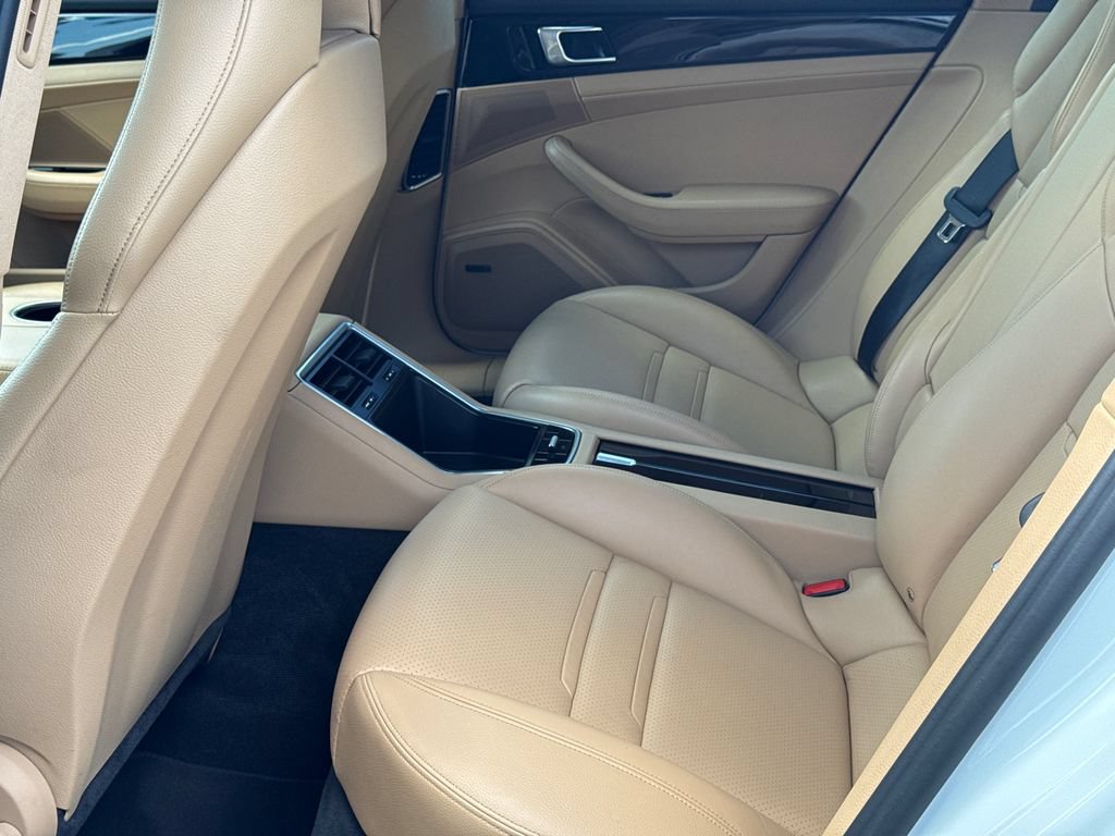 Used 2018 Porsche Panamera 4 AWD/4WD image 21