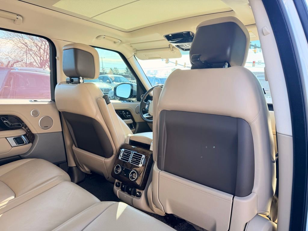 Used 2018 Land Rover Range Rover HSE image 17