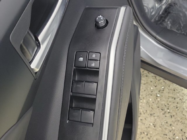 Used 2026 Toyota Highlander XLE AWD/4WD image 24