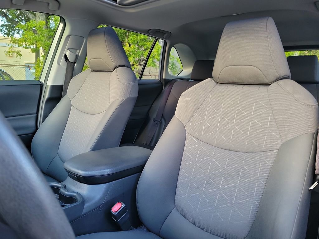 Used 2019 Toyota RAV4 XLE image 25