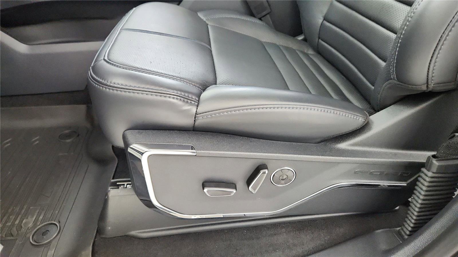 New 2025 Ford F150 Platinum w/ Equipment Group 702A High image 21