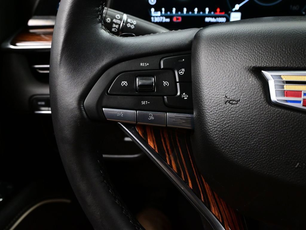 Used 2024 Cadillac Escalade Luxury RWD image 21