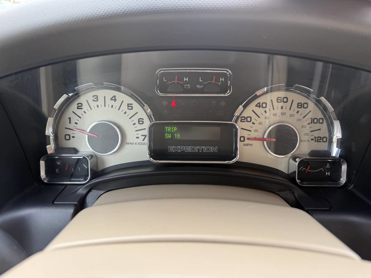 Used 2012 Ford Expedition XLT image 22