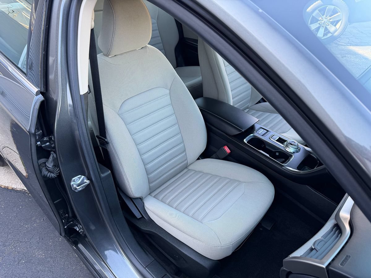 Used 2018 Ford Fusion S FWD image 33