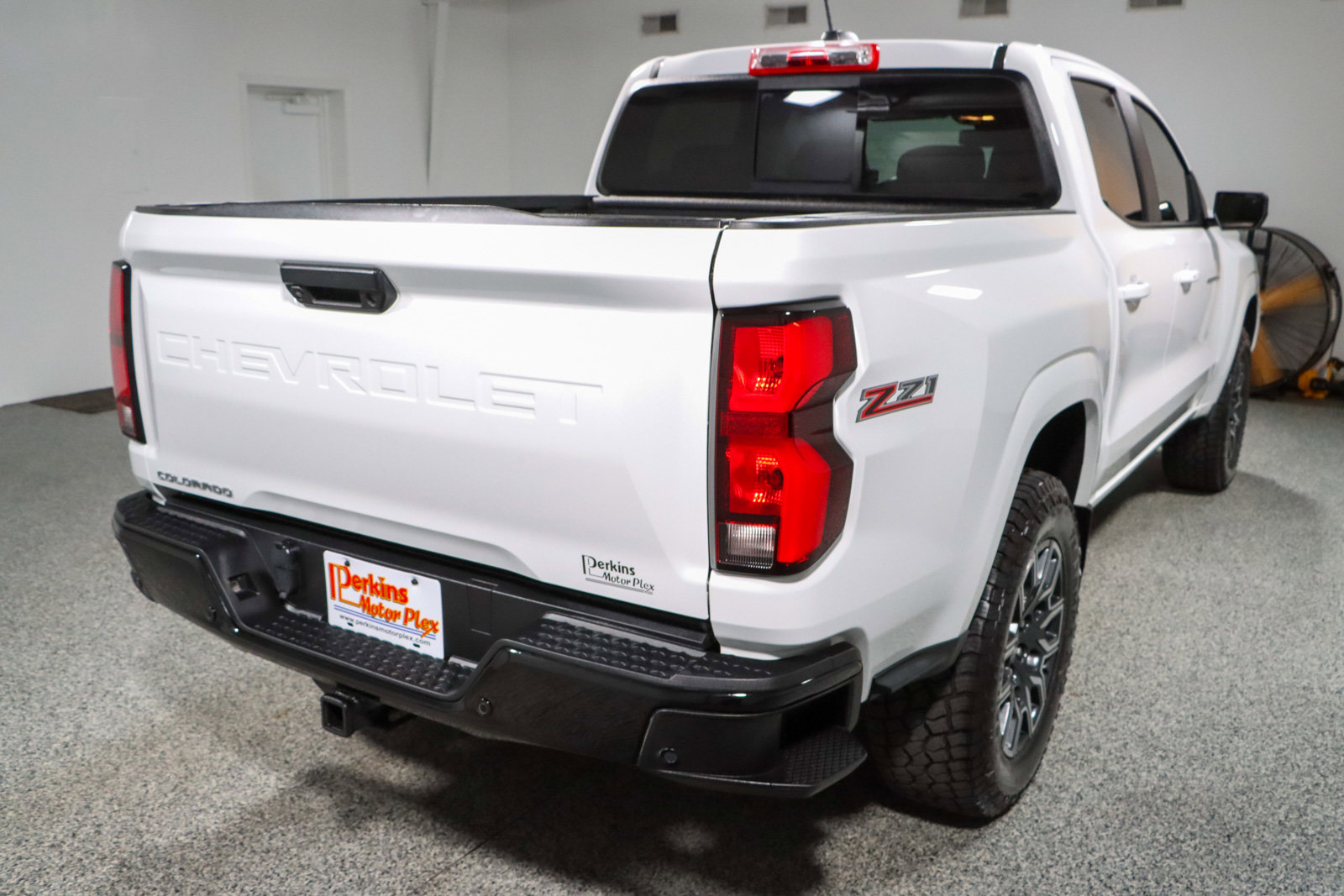 Used 2024 Chevrolet Colorado Z71 w/ Z71 Convenience Package 2 image 7