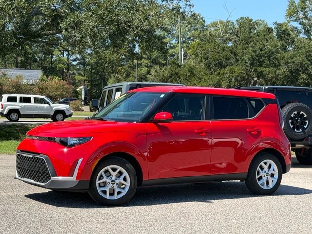 Used 2024 Kia Soul LX w/ Option Group 015 FWD image 1