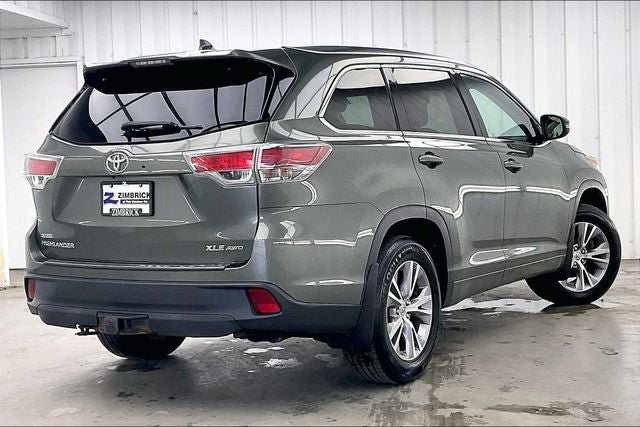 Used 2015 Toyota Highlander XLE AWD/4WD image 12
