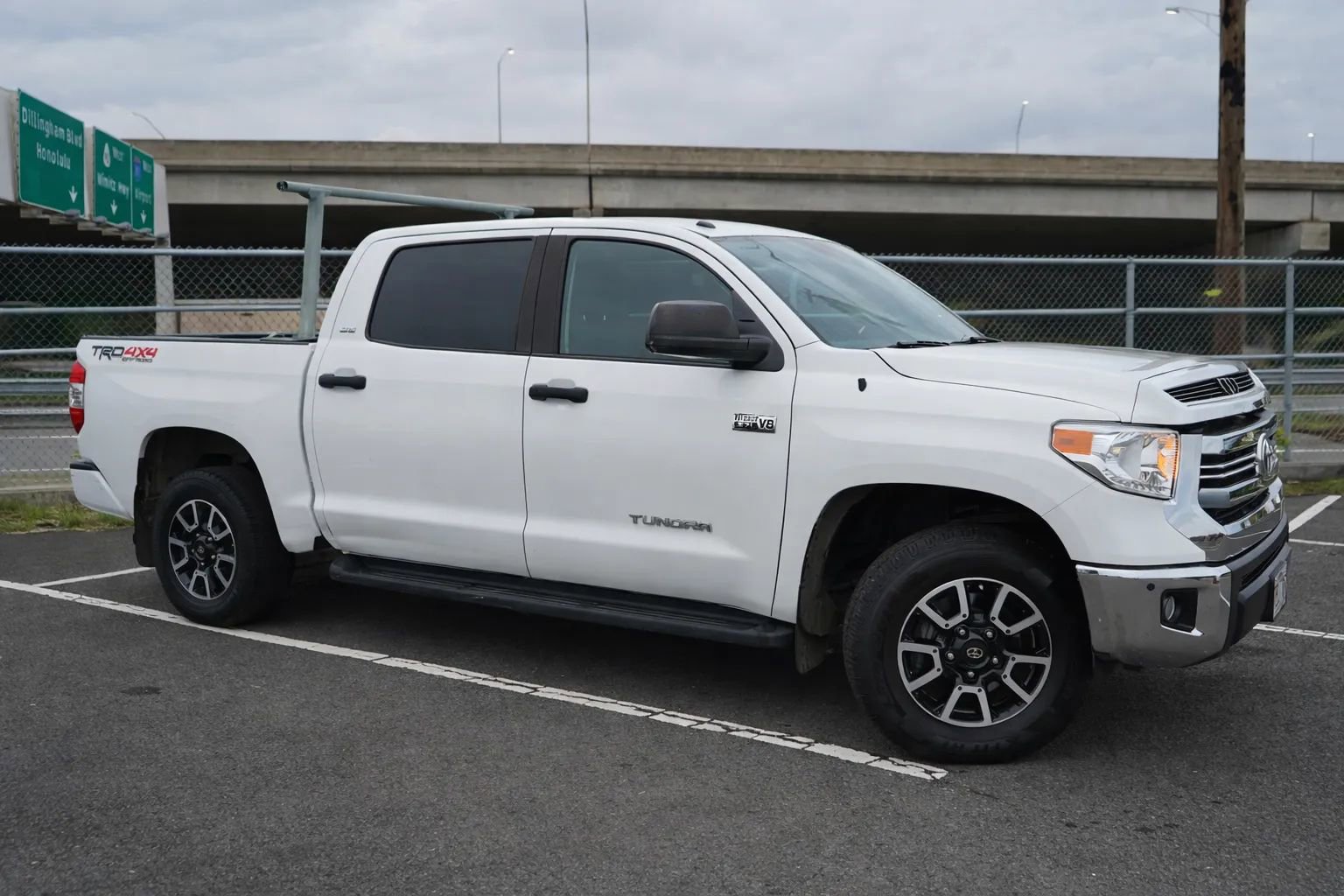Used 2017 Toyota Tundra SR5 image 3