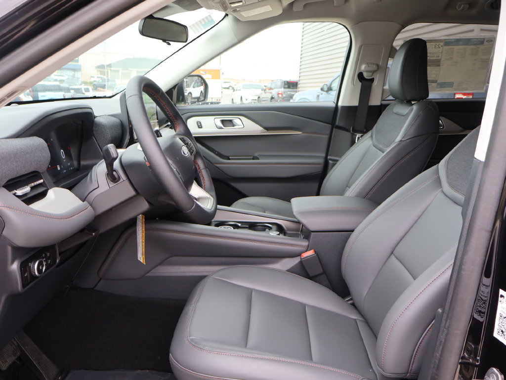 New 2026 Ford Explorer Active w/ Active Comfort Package AWD/4WD image 24