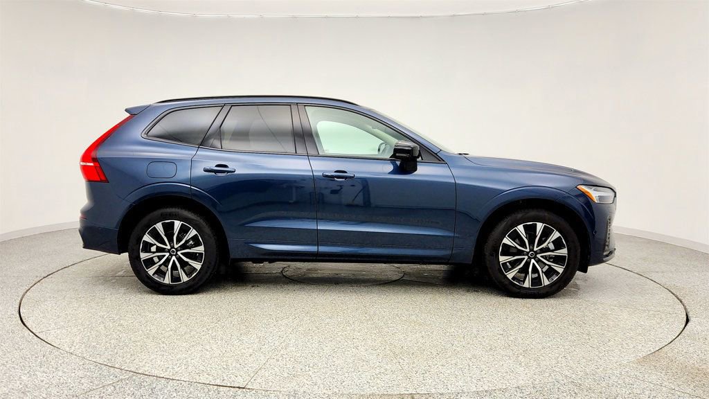 Used 2025 Volvo XC60 B5 Plus AWD/4WD image 4