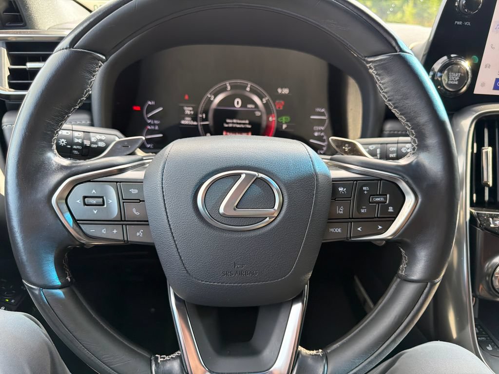 Used 2023 Lexus LX 600 4WD w/ Appearance Package image 32