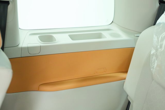 New 2025 Volkswagen ID. Buzz 1st Edition image 37