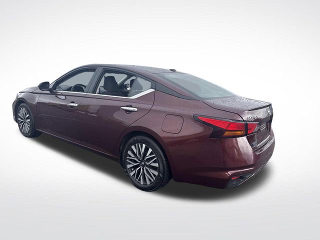 Used 2024 Nissan Altima 2.5 SV image 3